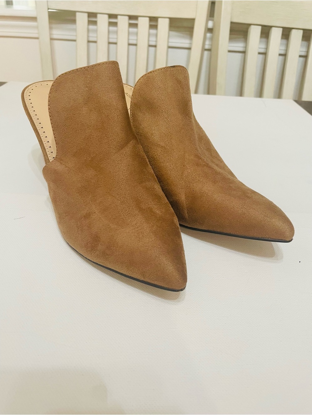 Adrienne Vittadini Nella Tan Suede Pointed Toe Mule Heels Size 9 - Picture 2 of 7